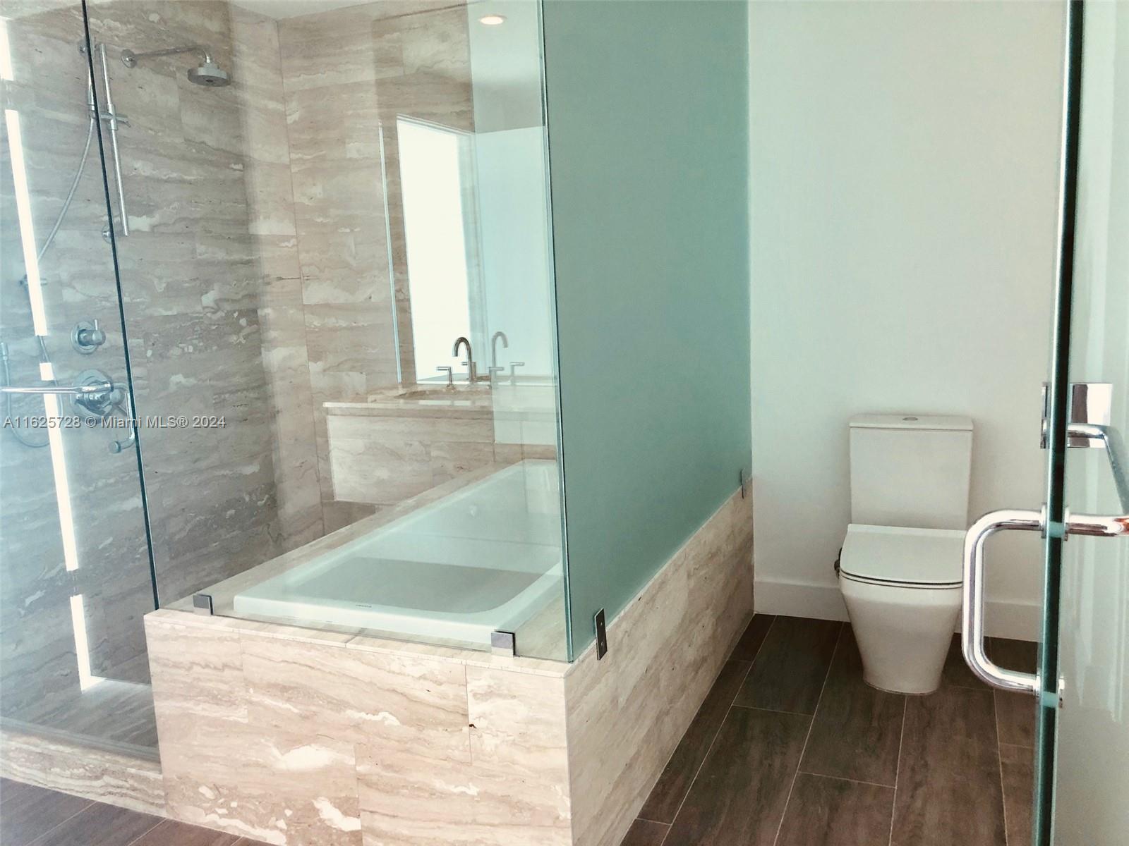 2900 NE 7th Ave # 2404