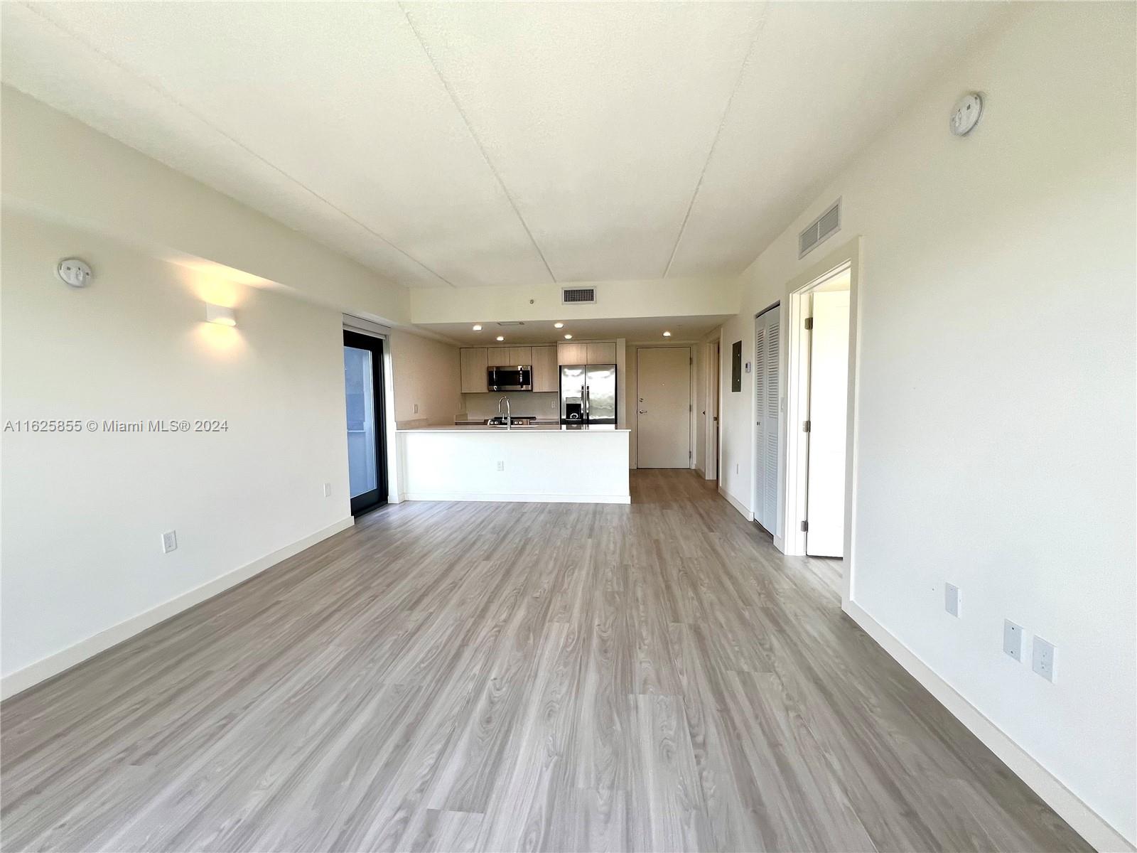 2285 SW 27th St # 401