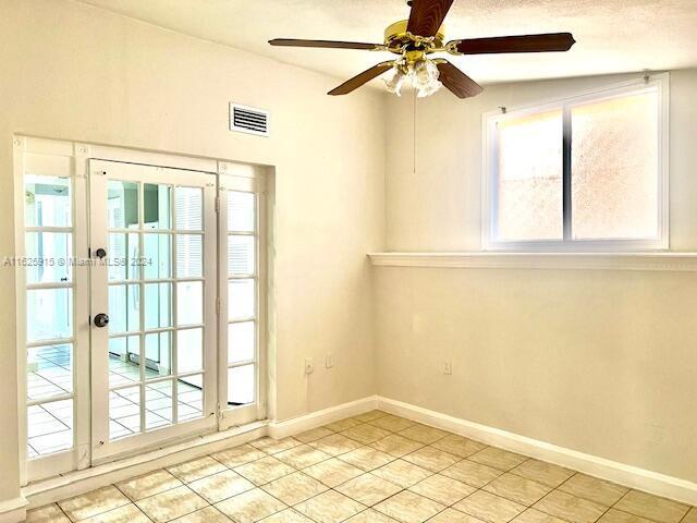 2411 NW 11th St # 11D