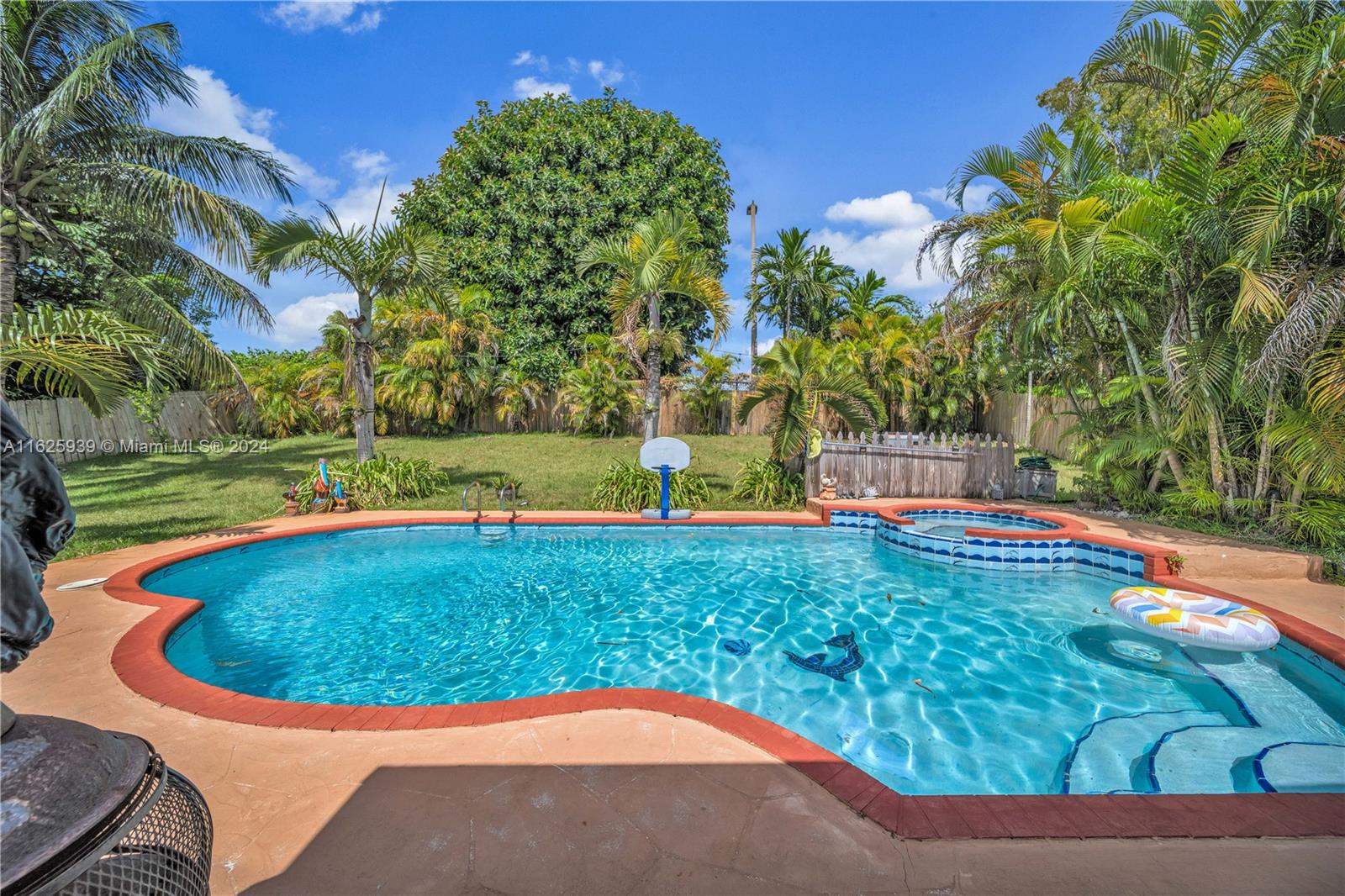 14325 Lake Candlewood Ct