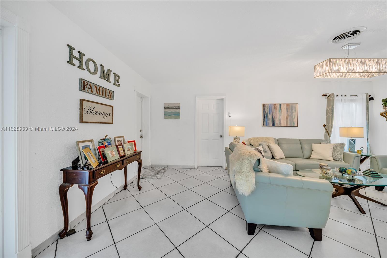14325 Lake Candlewood Ct