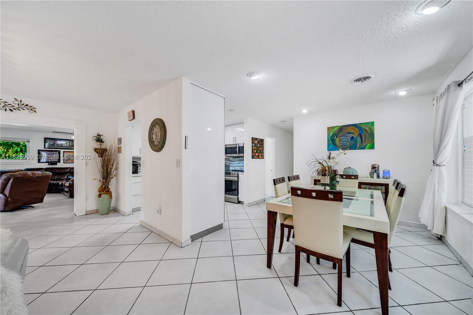 14325 Lake Candlewood Ct