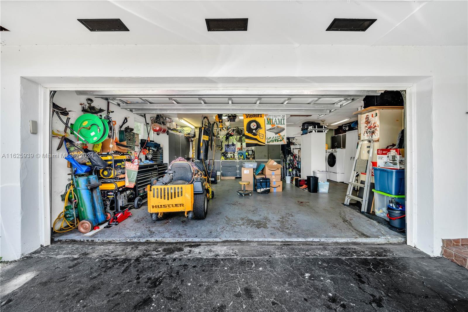 14325 Lake Candlewood Ct