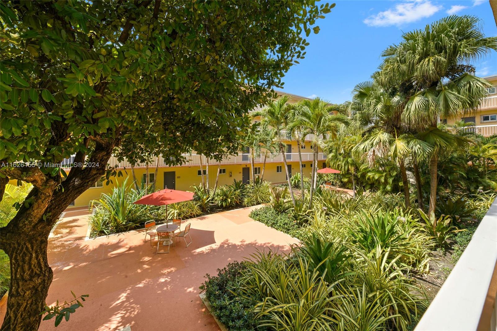 7720 Camino Real # 205 Unit: E-205