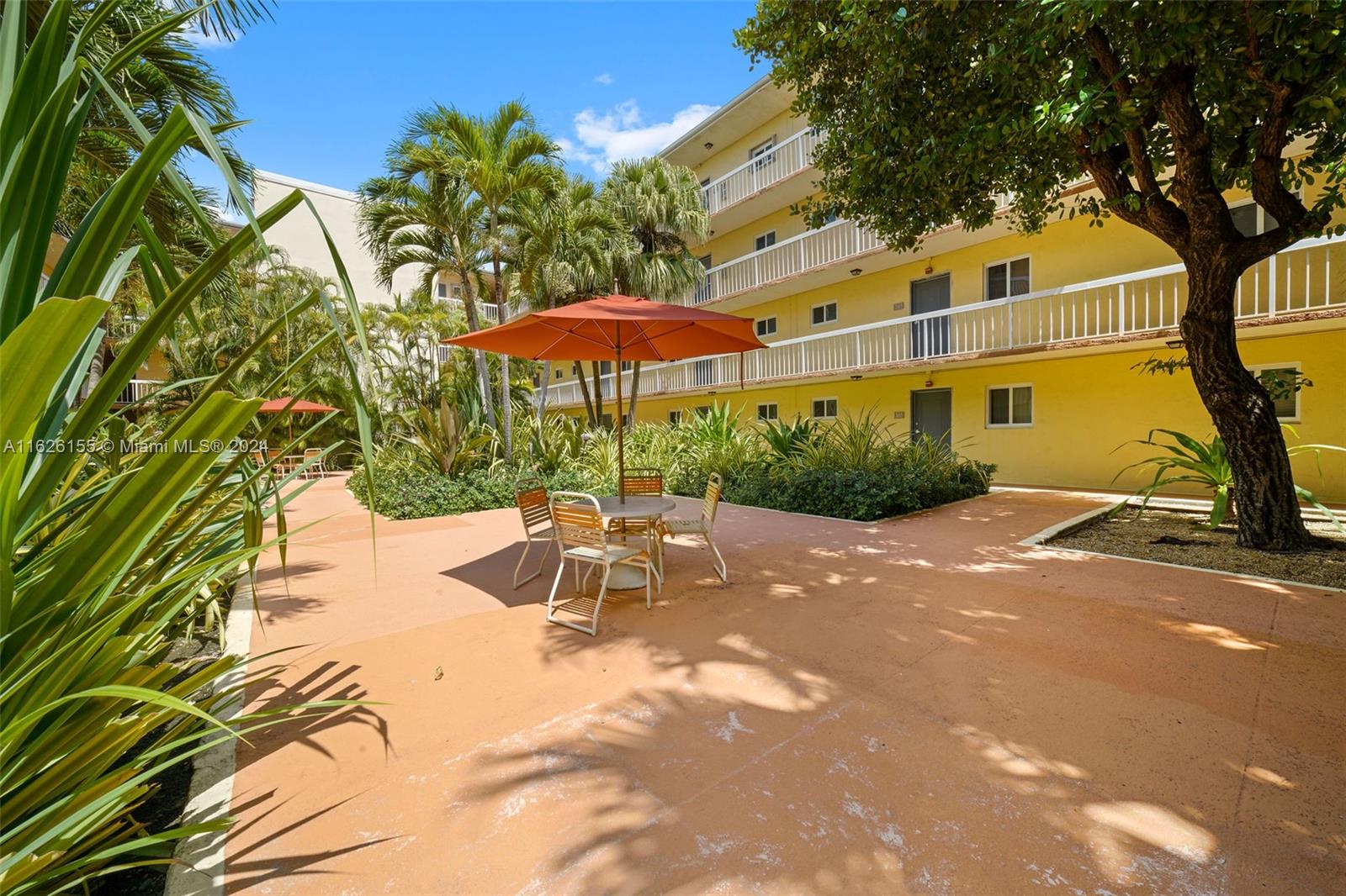 7720 Camino Real # 205 Unit: E-205