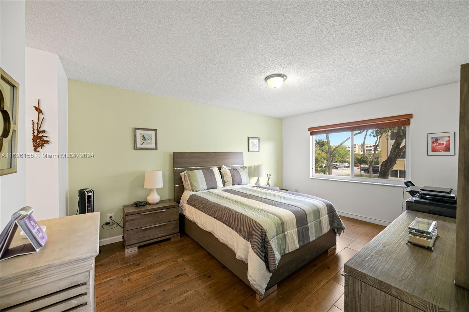 7720 Camino Real # 205 Unit: E-205