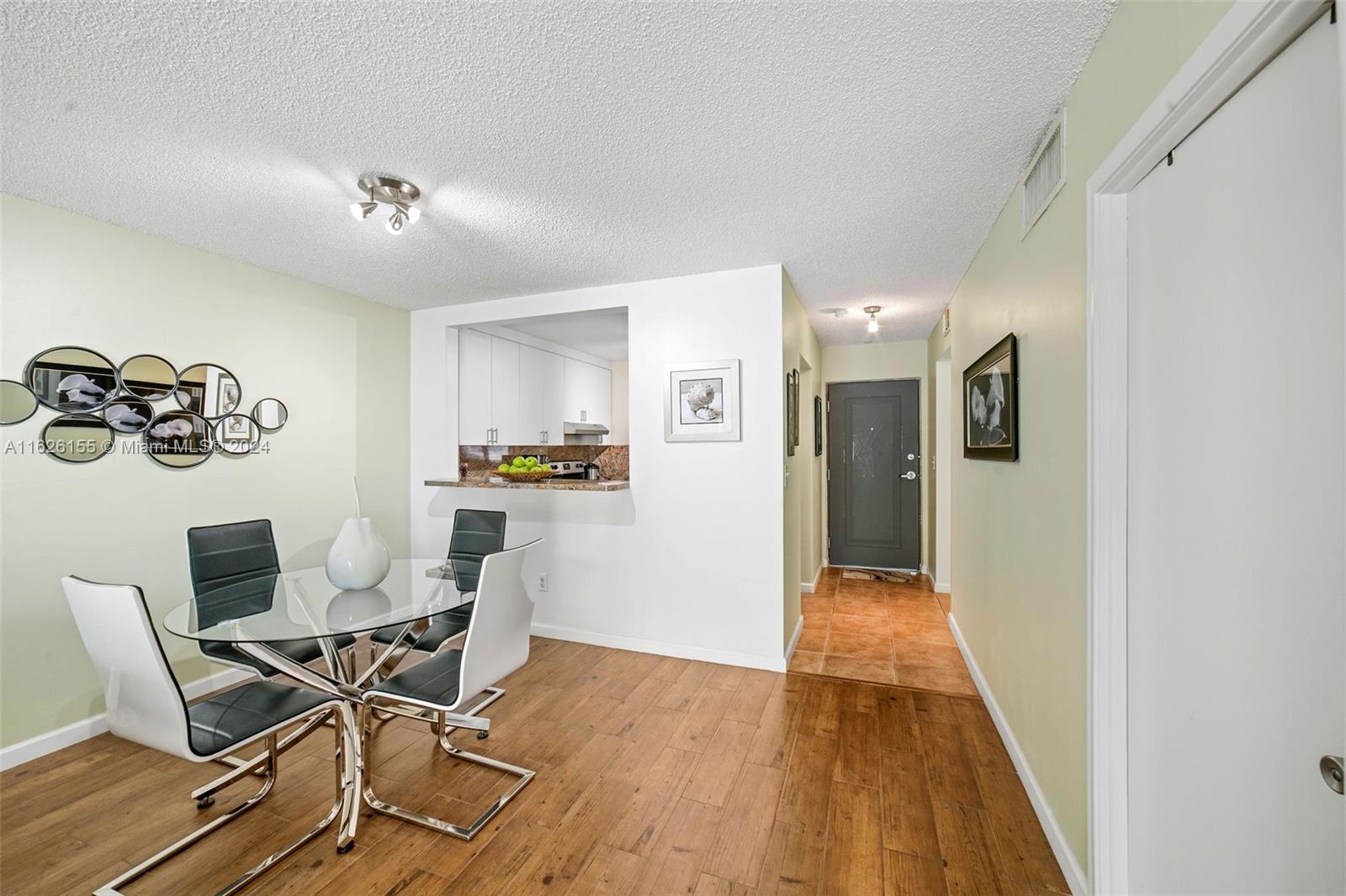7720 Camino Real # 205 Unit: E-205