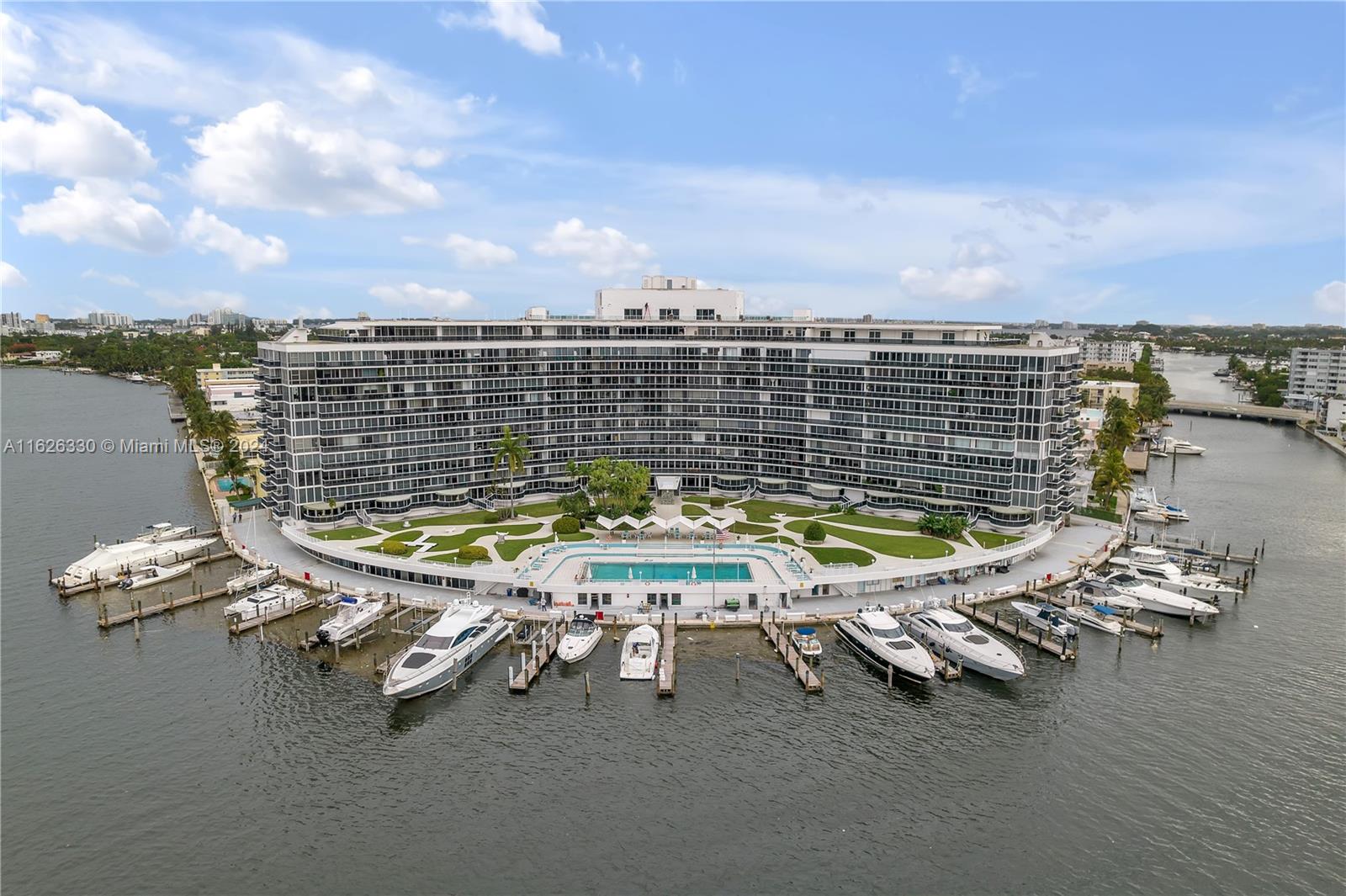 900 Bay Dr # 711