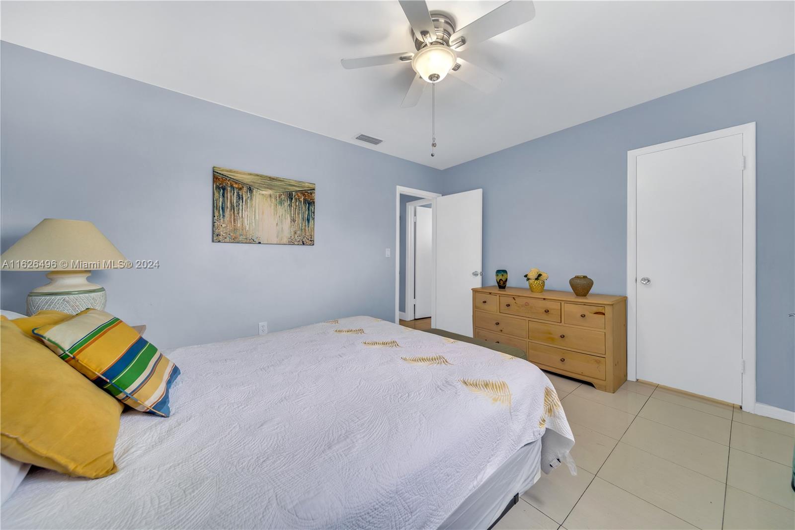 50 NE 210th St