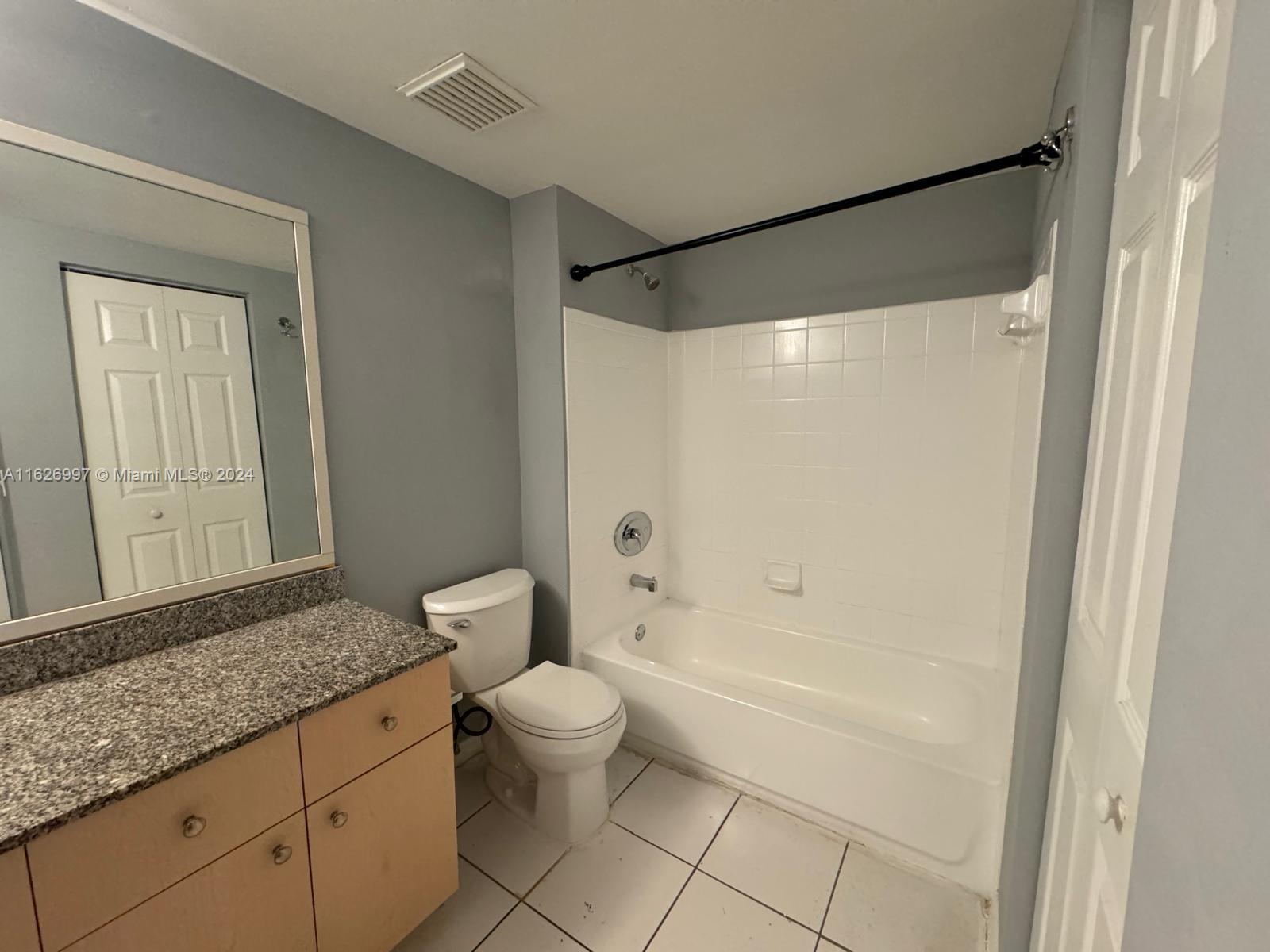 2464 Centergate Dr # 202