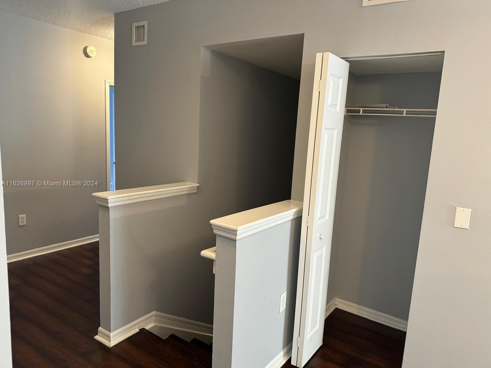 2464 Centergate Dr # 202