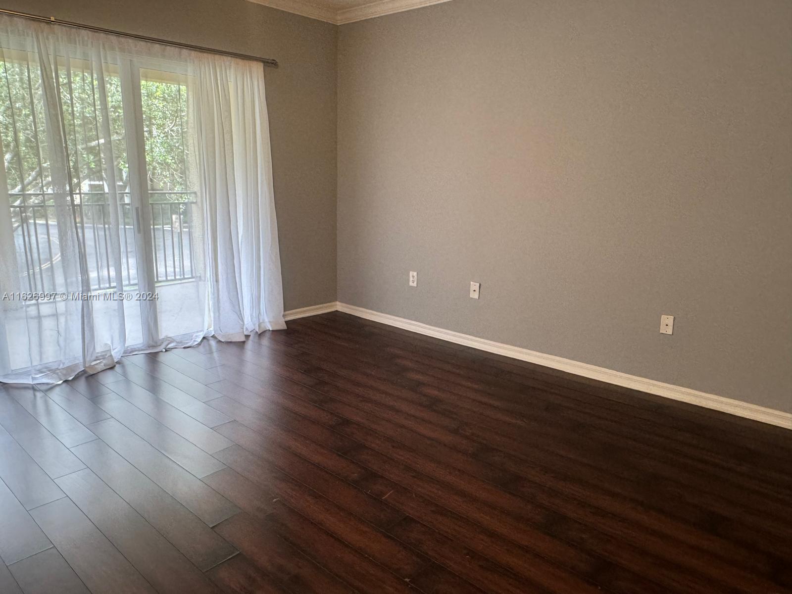 2464 Centergate Dr # 202