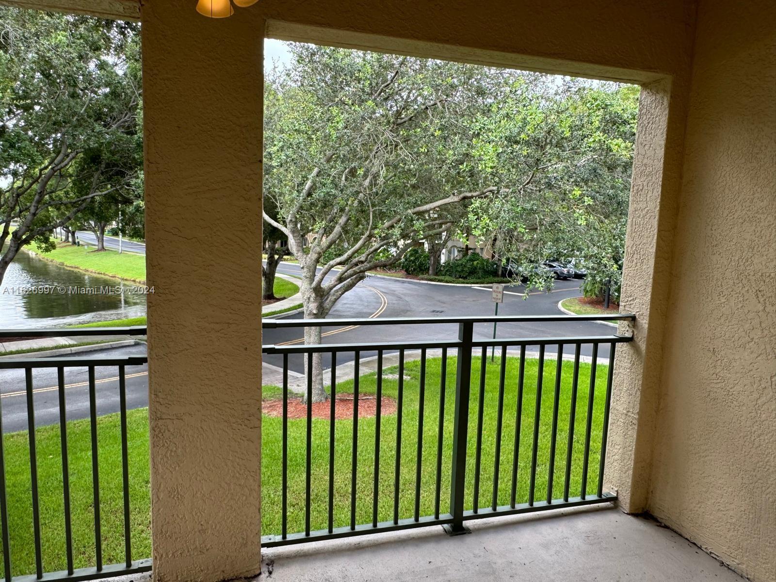 2464 Centergate Dr # 202