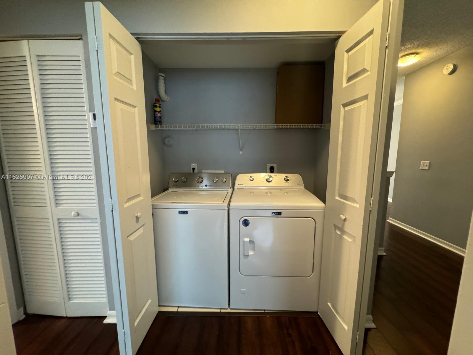 2464 Centergate Dr # 202