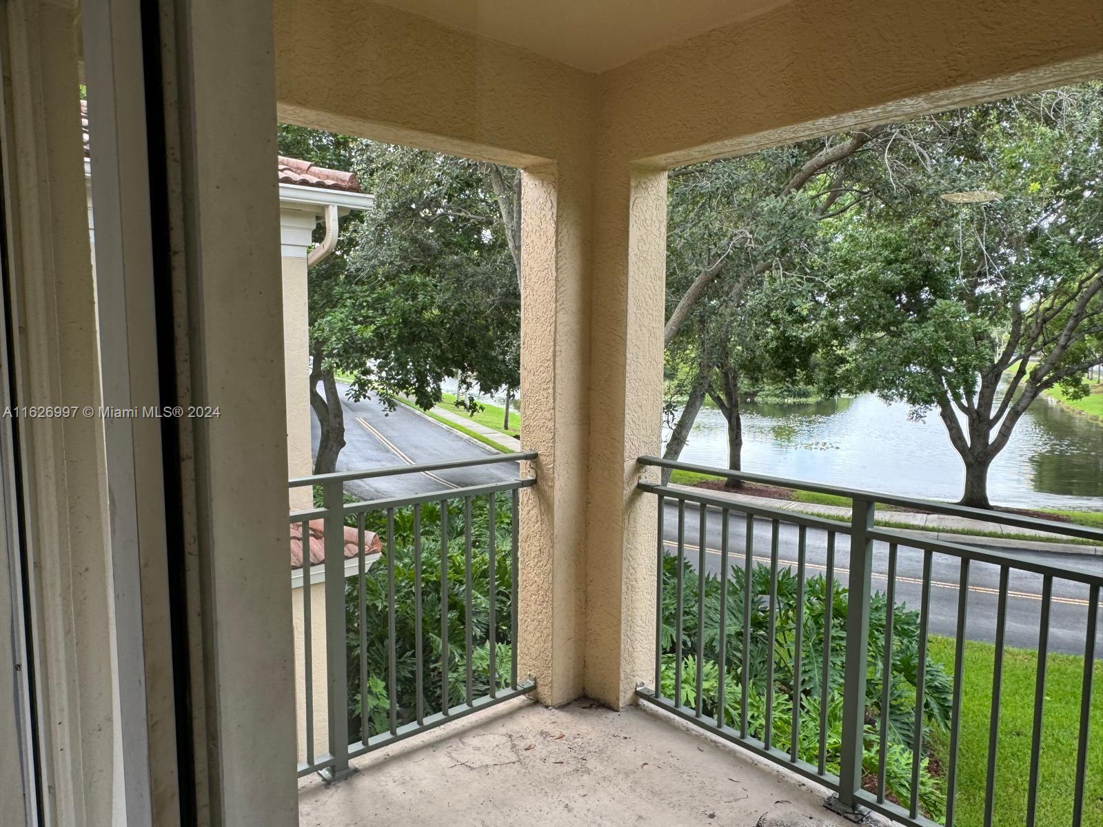 2464 Centergate Dr # 202