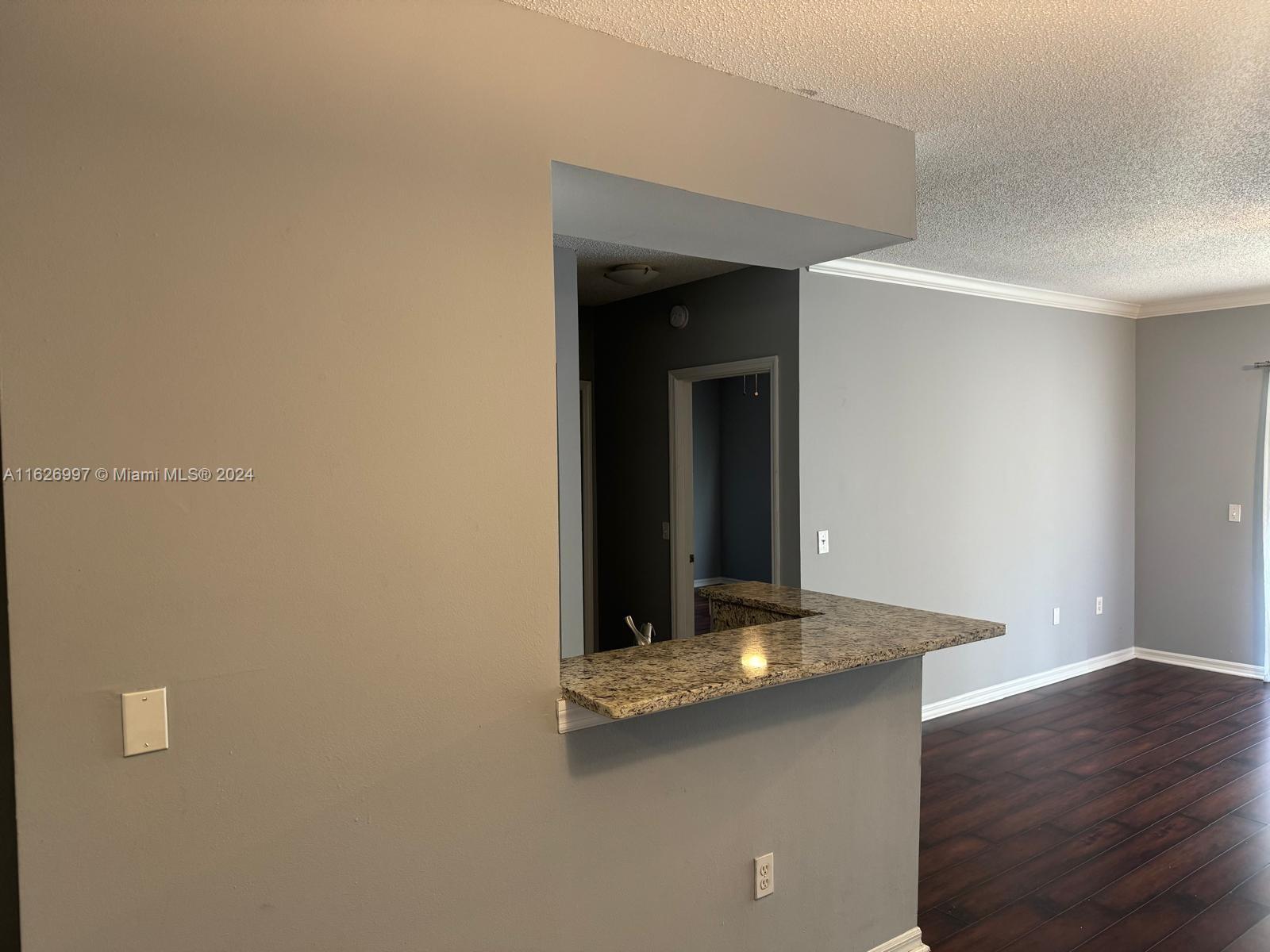 2464 Centergate Dr # 202