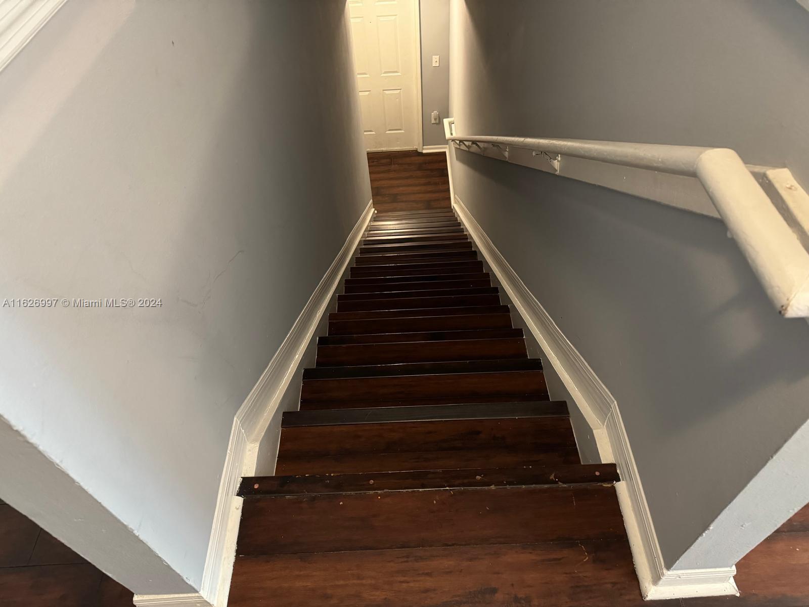 2464 Centergate Dr # 202