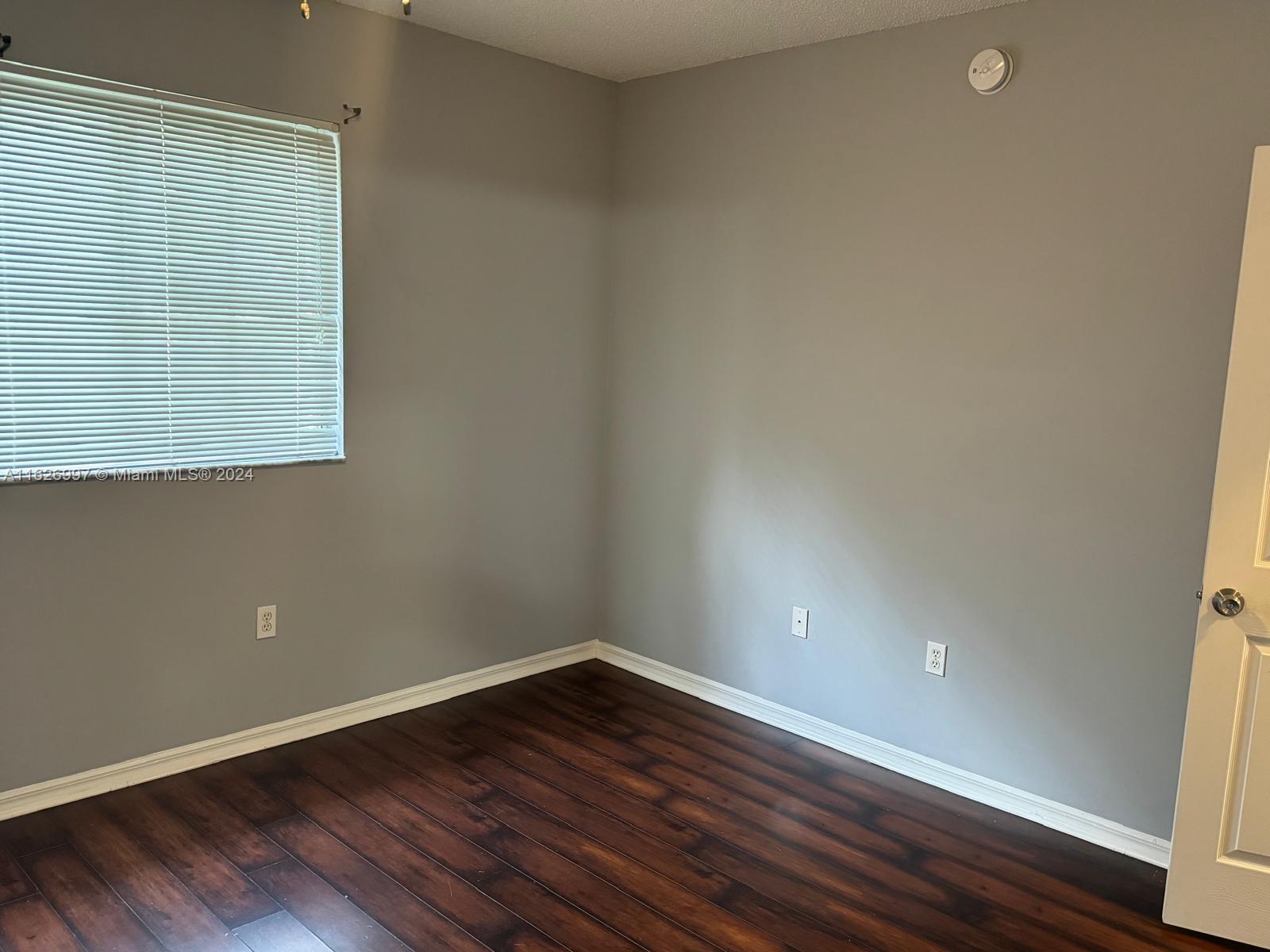 2464 Centergate Dr # 202