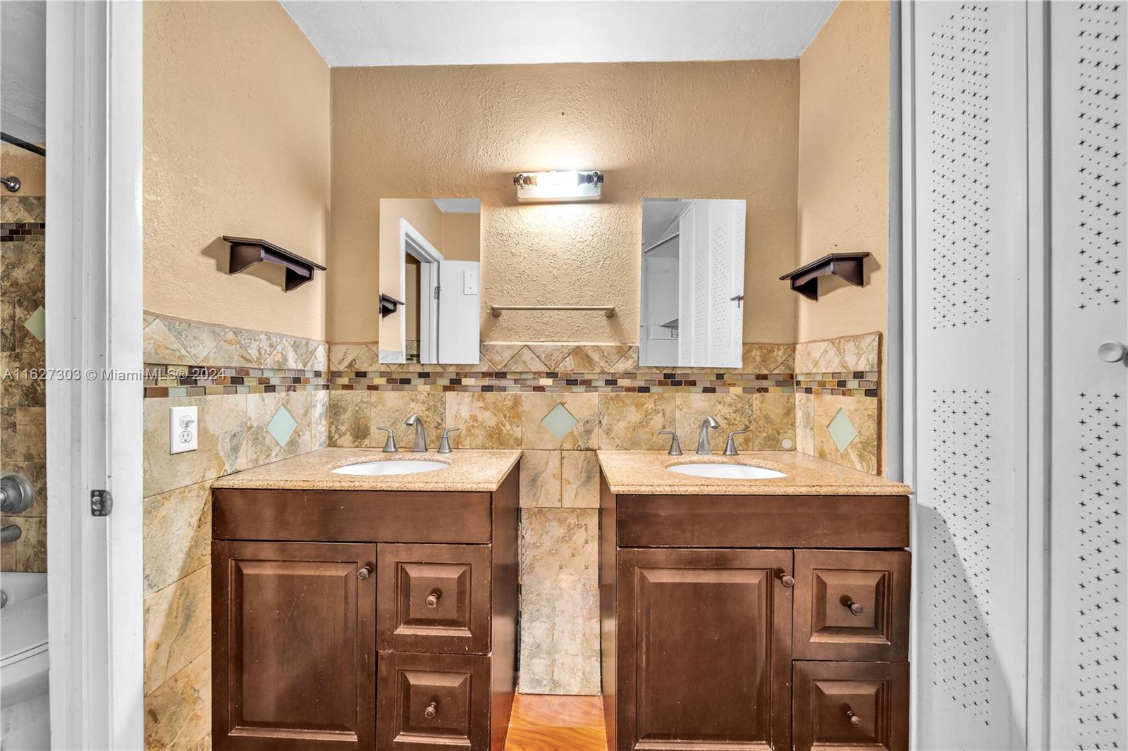 1515 NE 125th Ter # 204