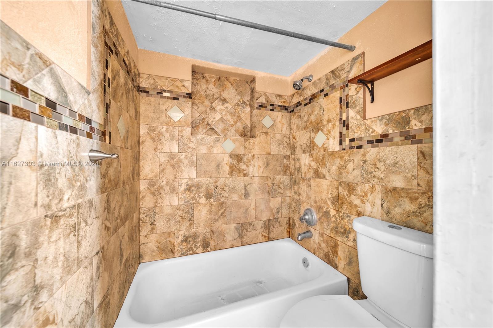 1515 NE 125th Ter # 204