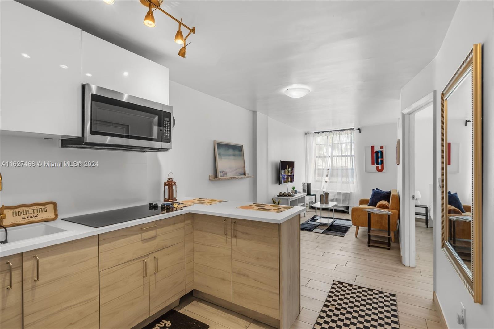 710 Washington Ave # 323