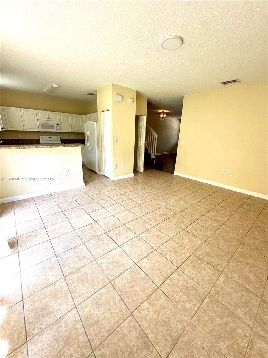 1046 NE 42nd Ave