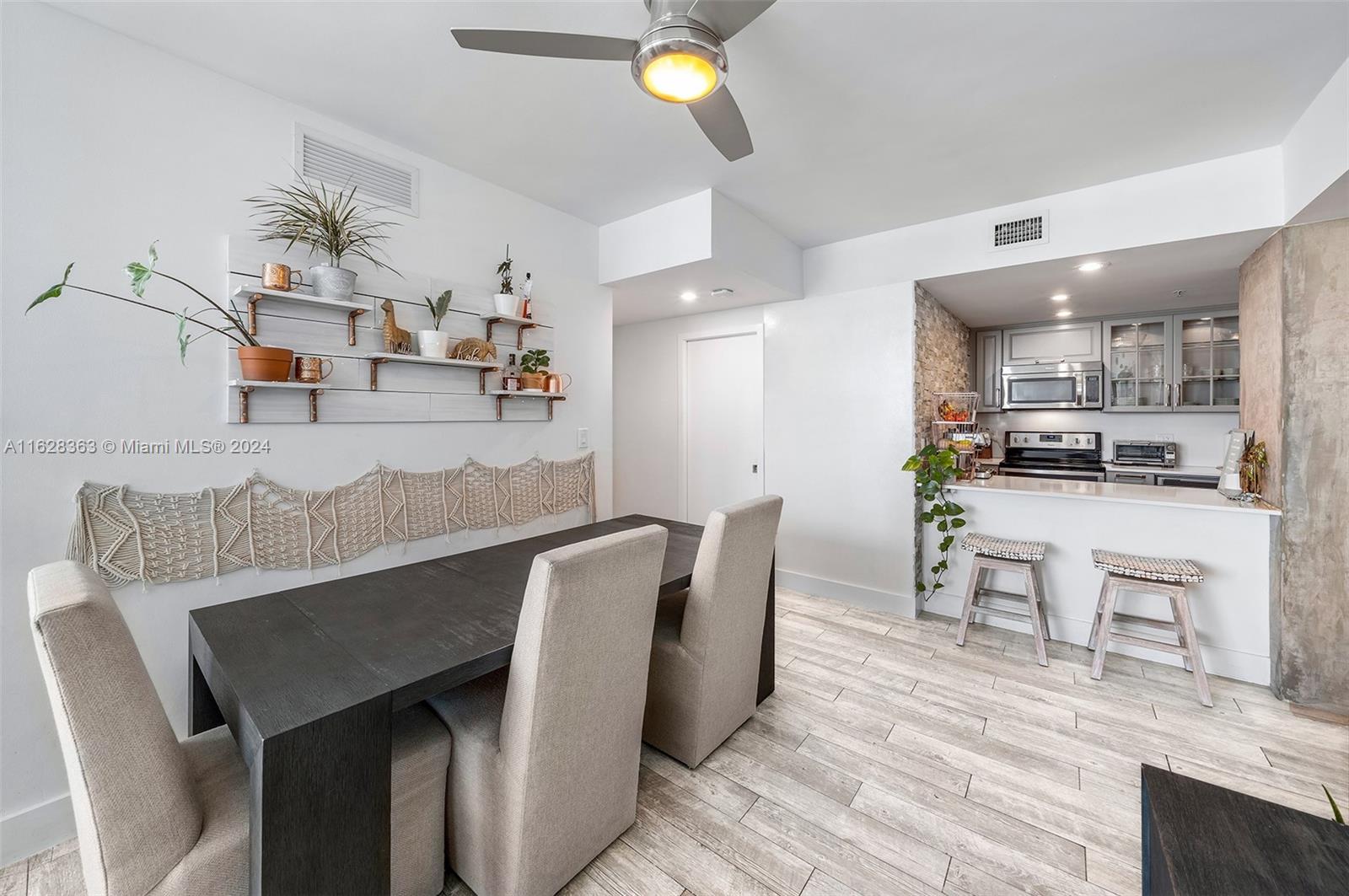 275 NE 18th St # 1208