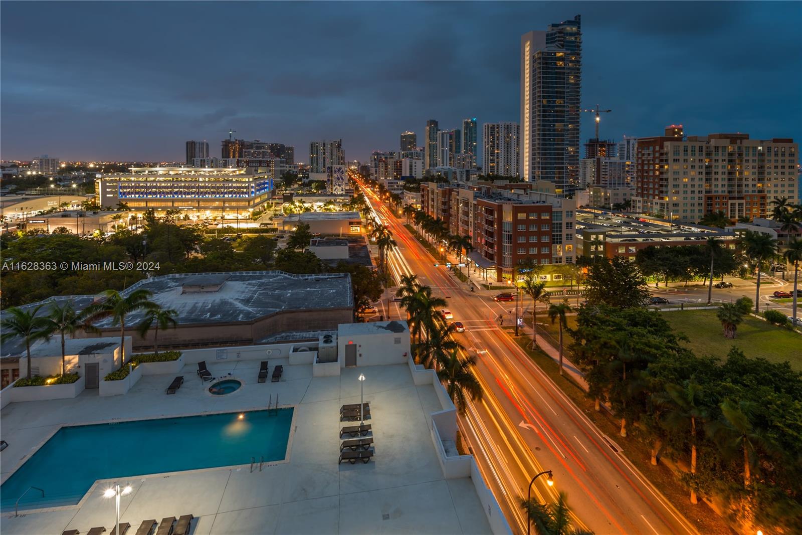 275 NE 18th St # 1208