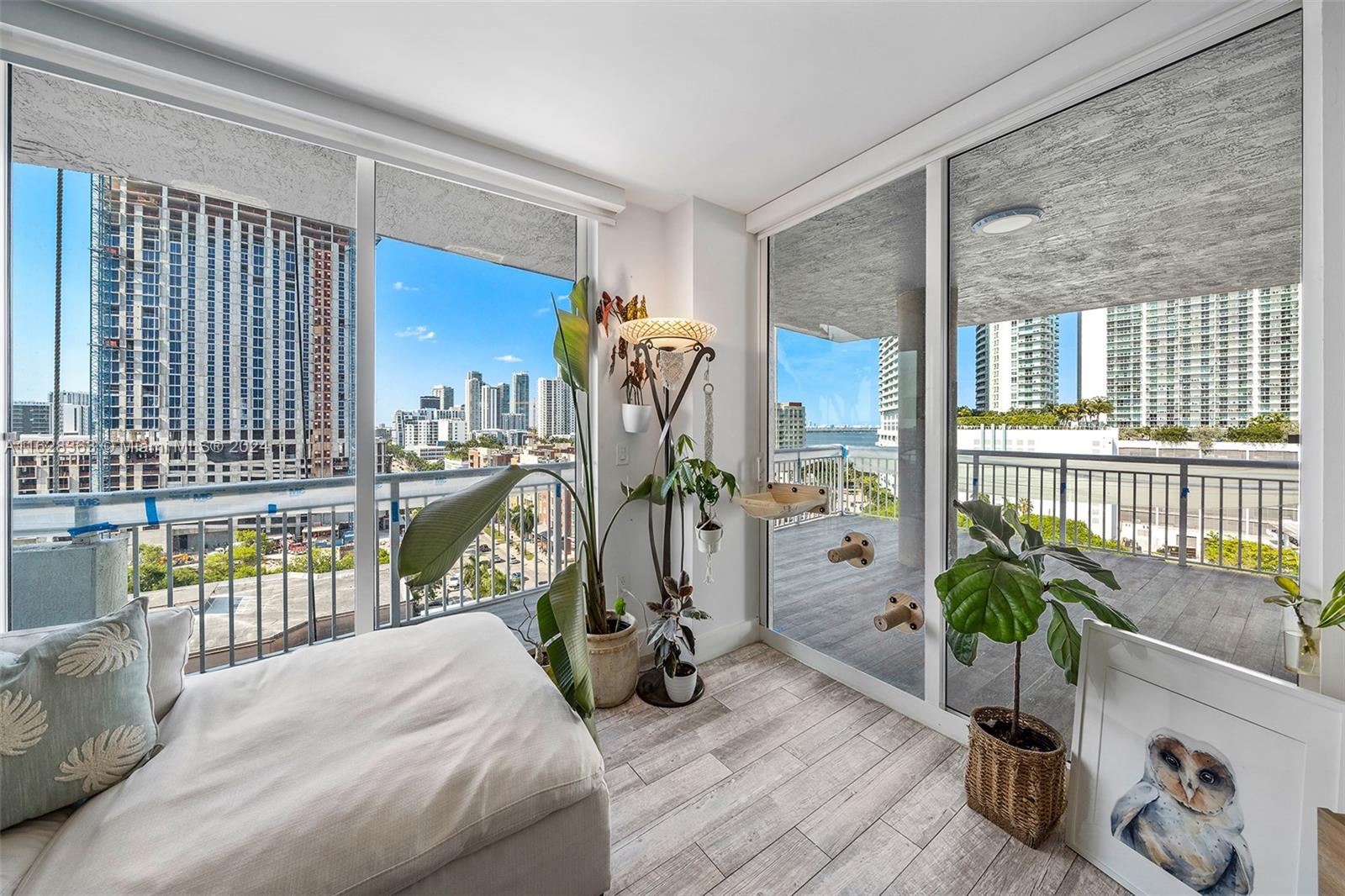 275 NE 18th St # 1208