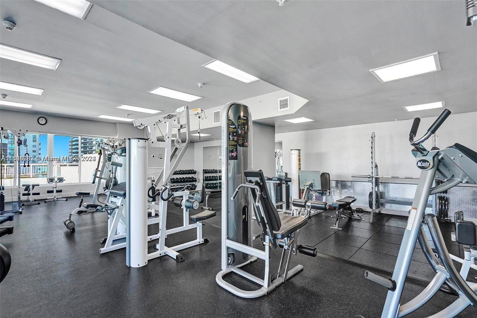 275 NE 18th St # 1208