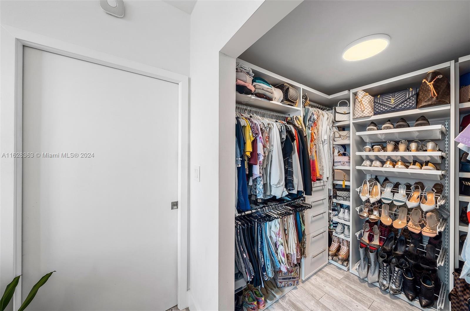 275 NE 18th St # 1208