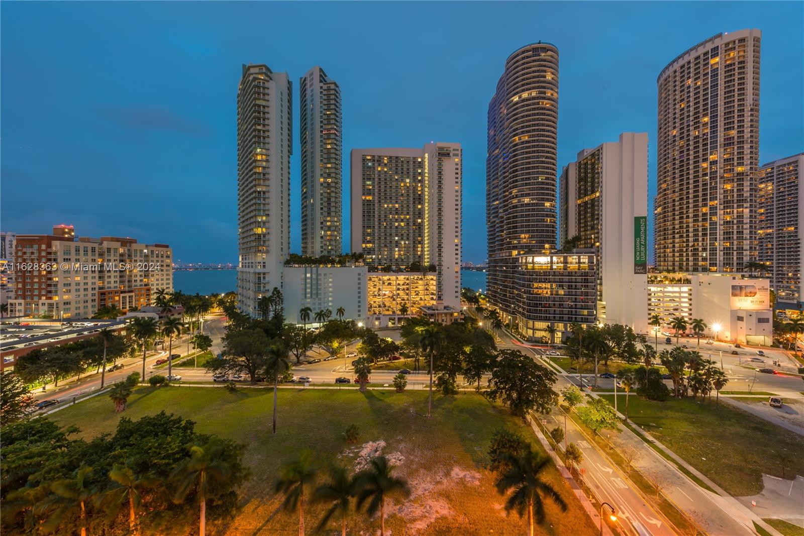 275 NE 18th St # 1208