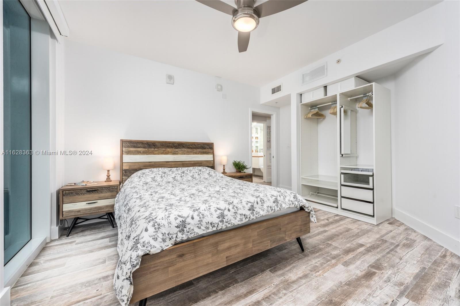 275 NE 18th St # 1208