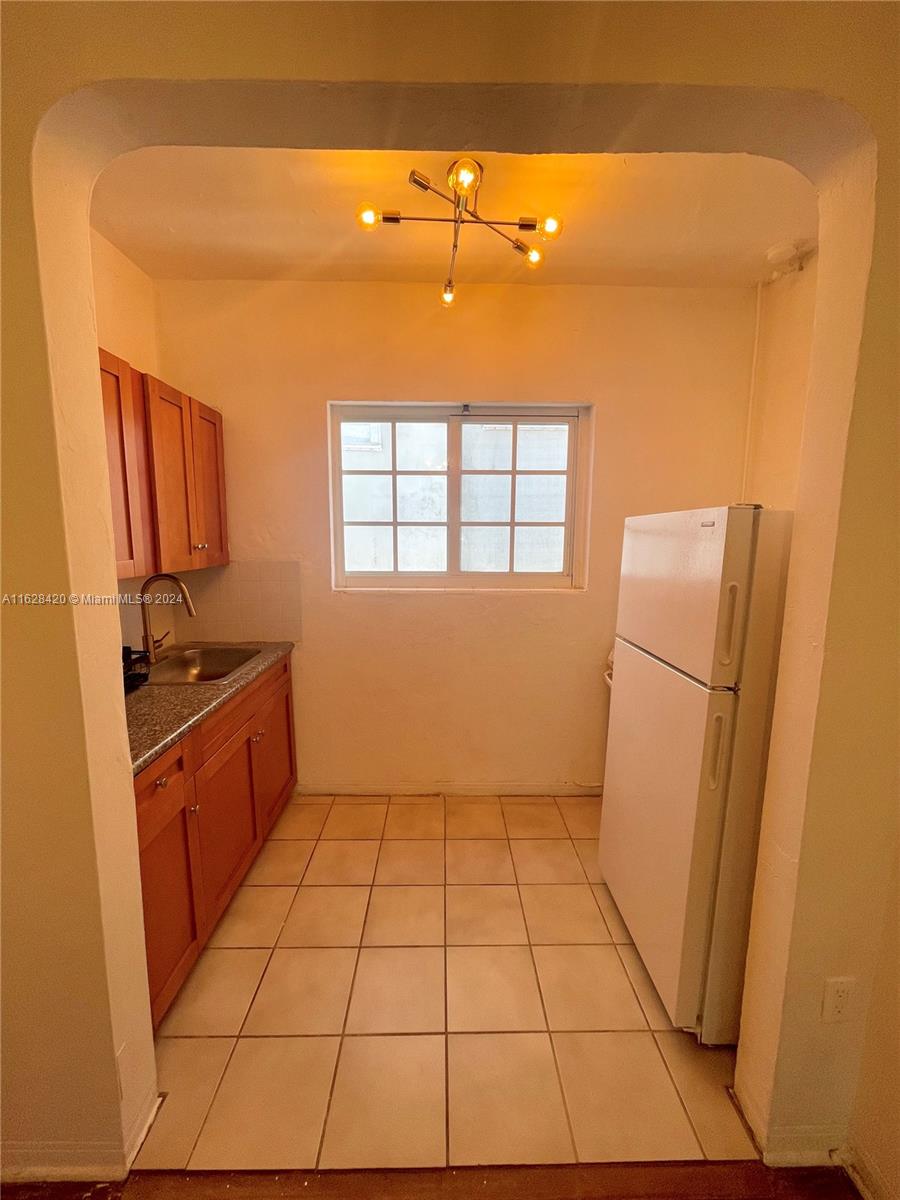 1619 Meridian Ave # 4