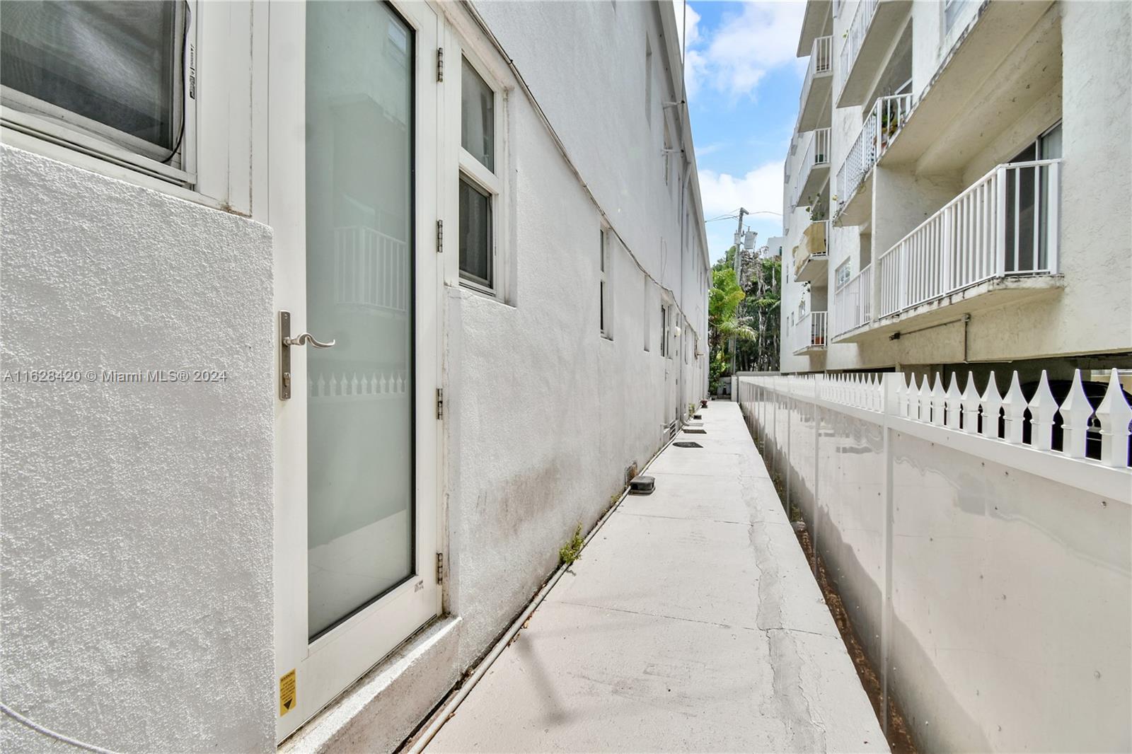 1619 Meridian Ave # 4
