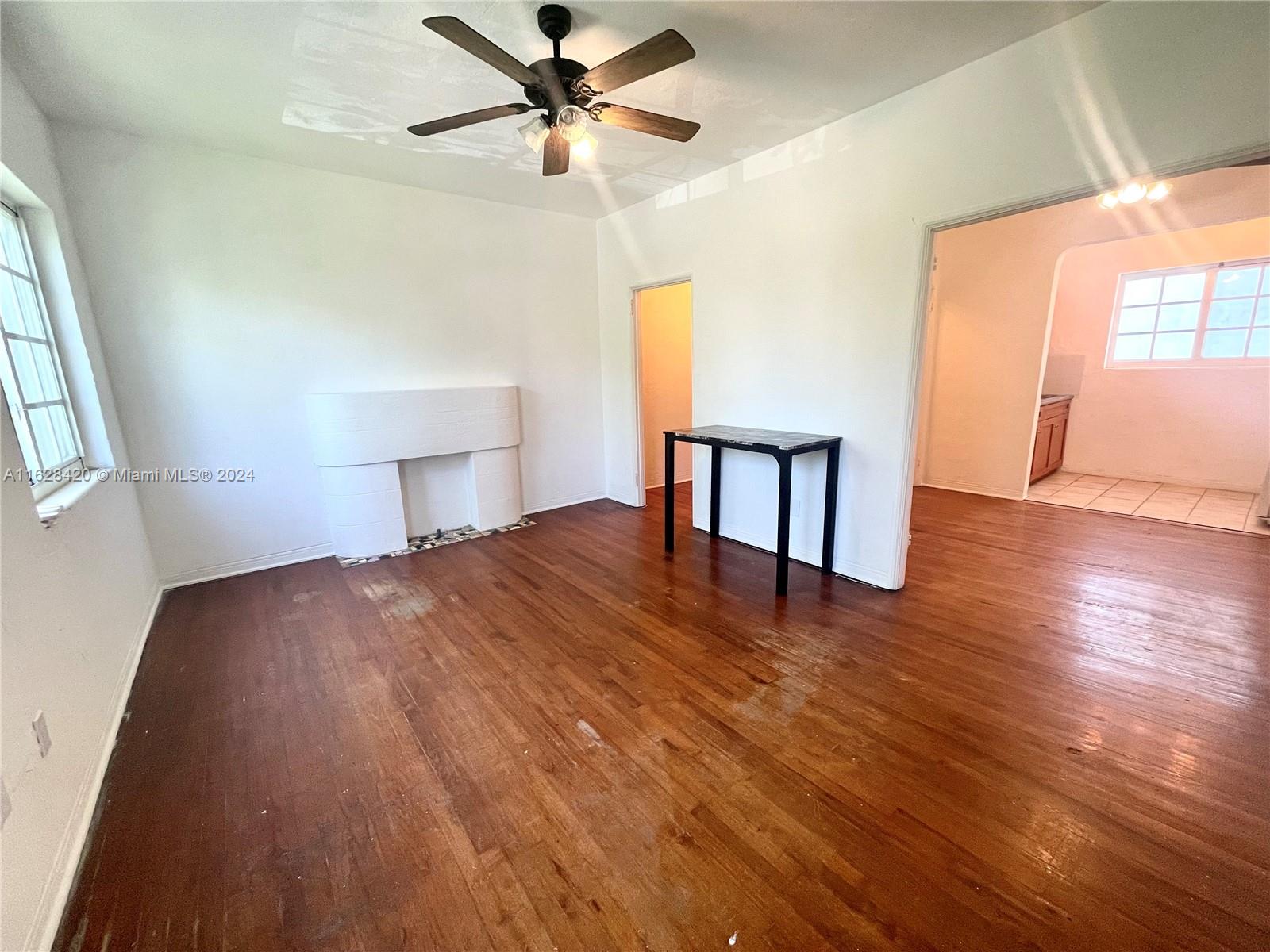 1619 Meridian Ave # 4
