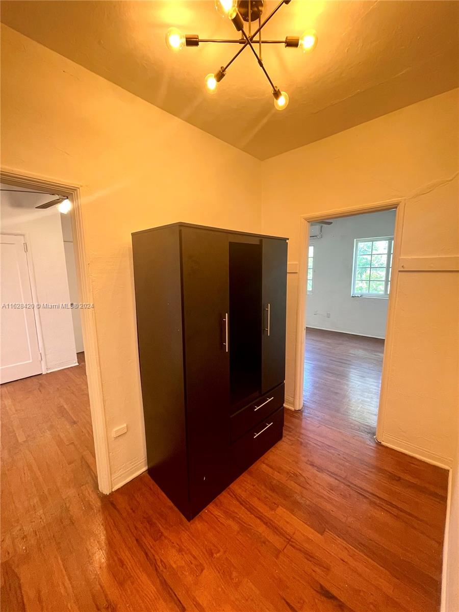 1619 Meridian Ave # 4