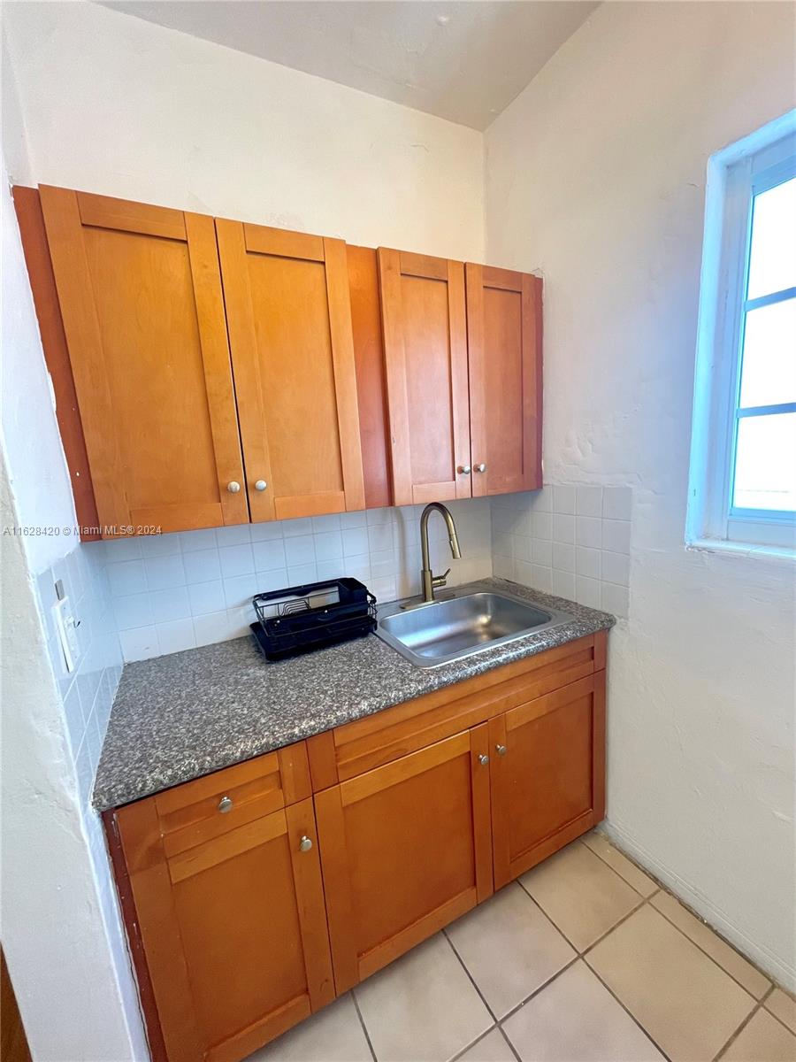 1619 Meridian Ave # 4