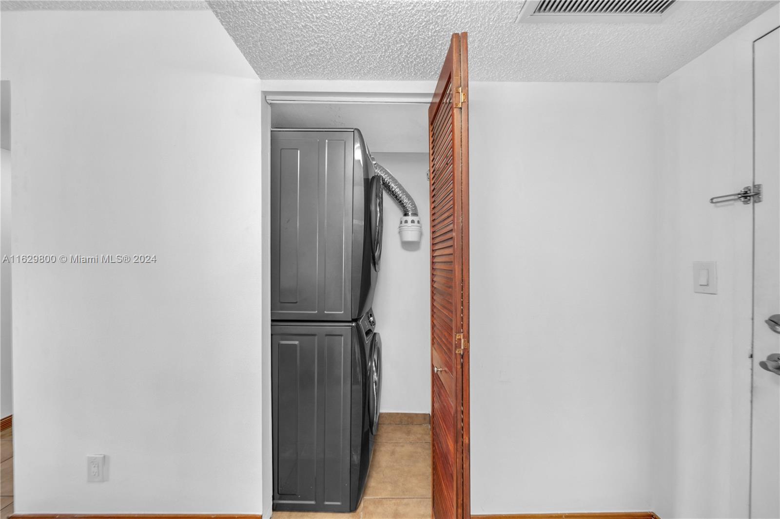 400 Leslie Dr # 228
