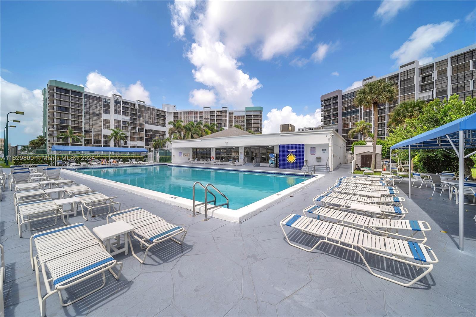 400 Leslie Dr # 228