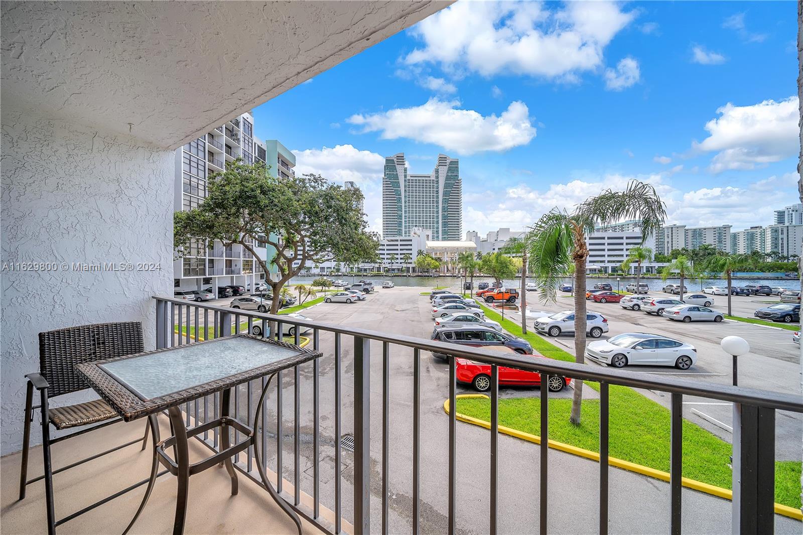 400 Leslie Dr # 228
