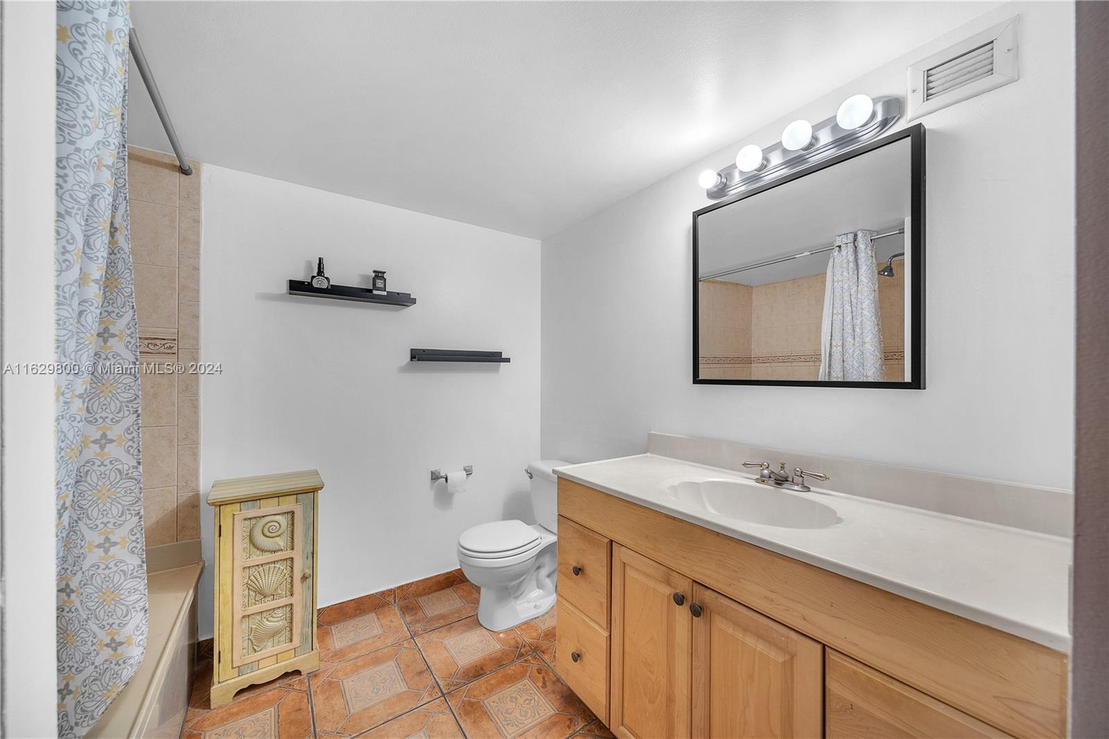 400 Leslie Dr # 228
