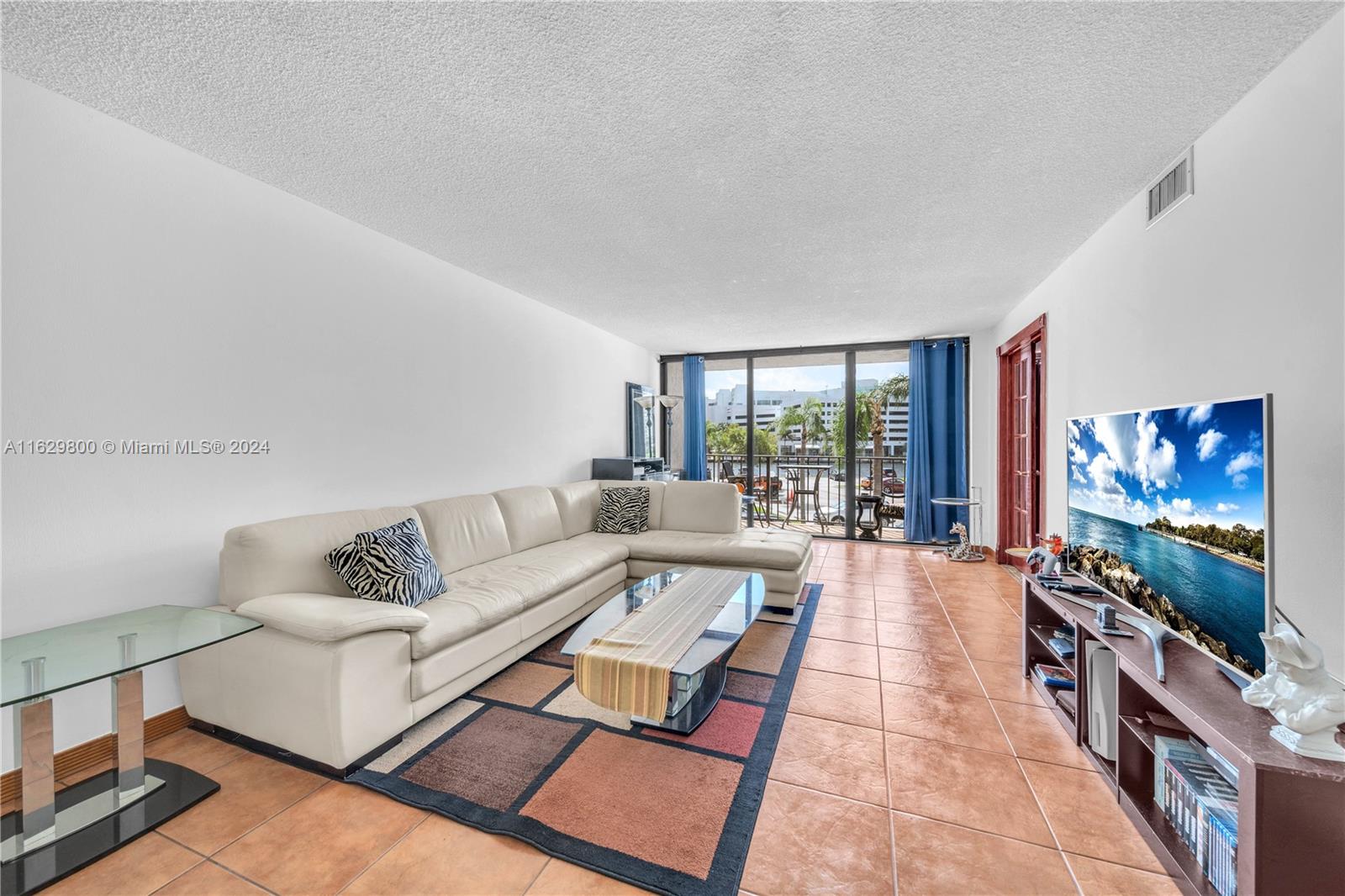400 Leslie Dr # 228