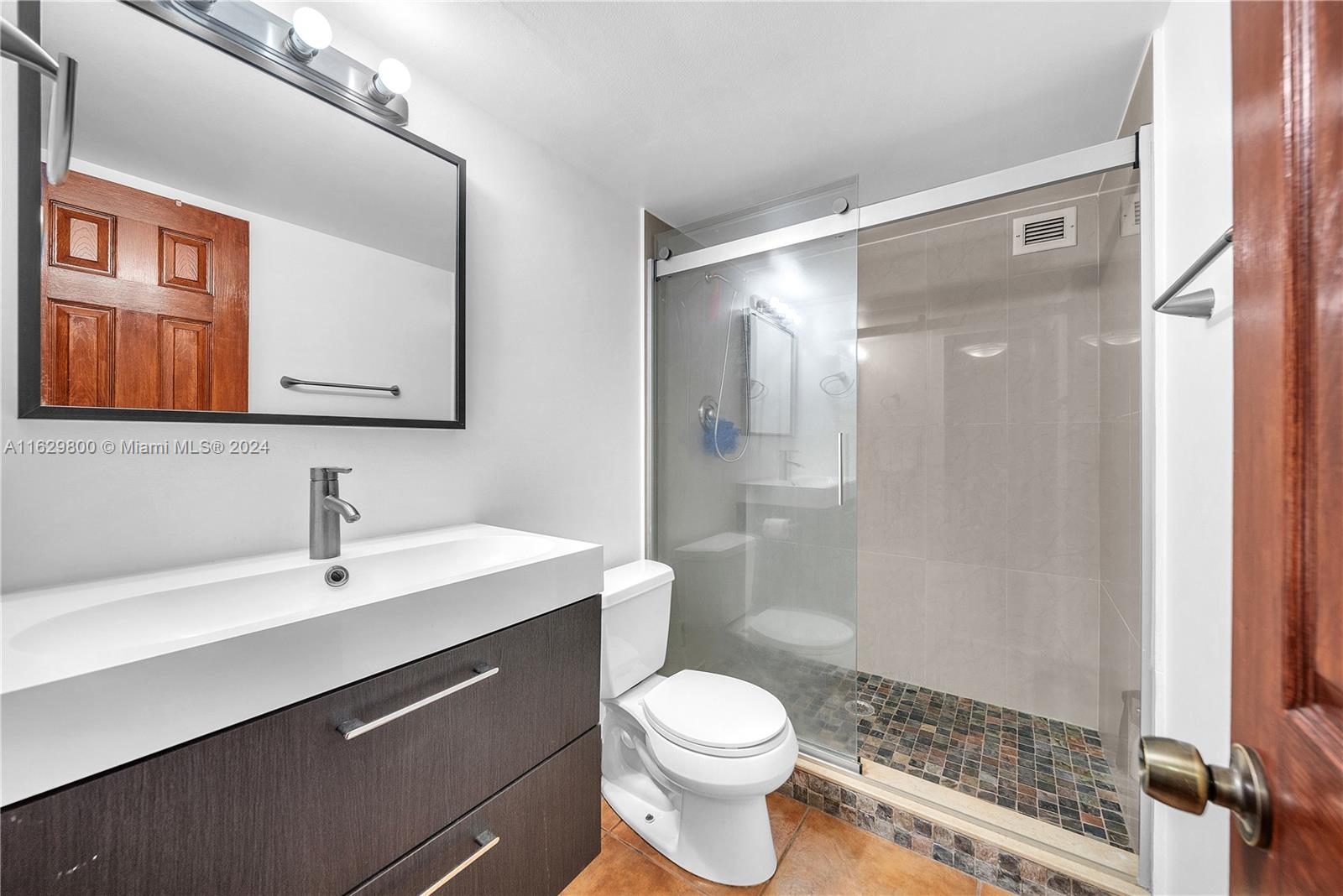 400 Leslie Dr # 228