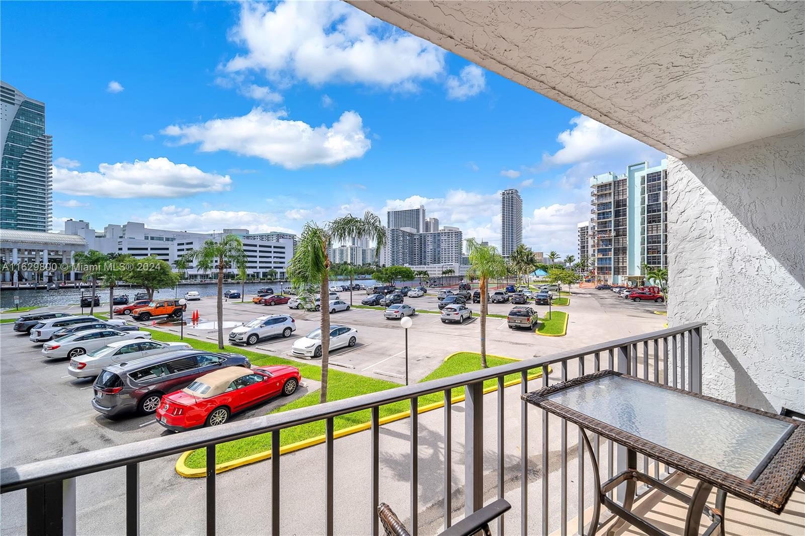 400 Leslie Dr # 228