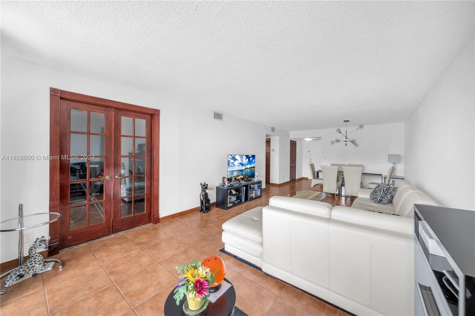 400 Leslie Dr # 228