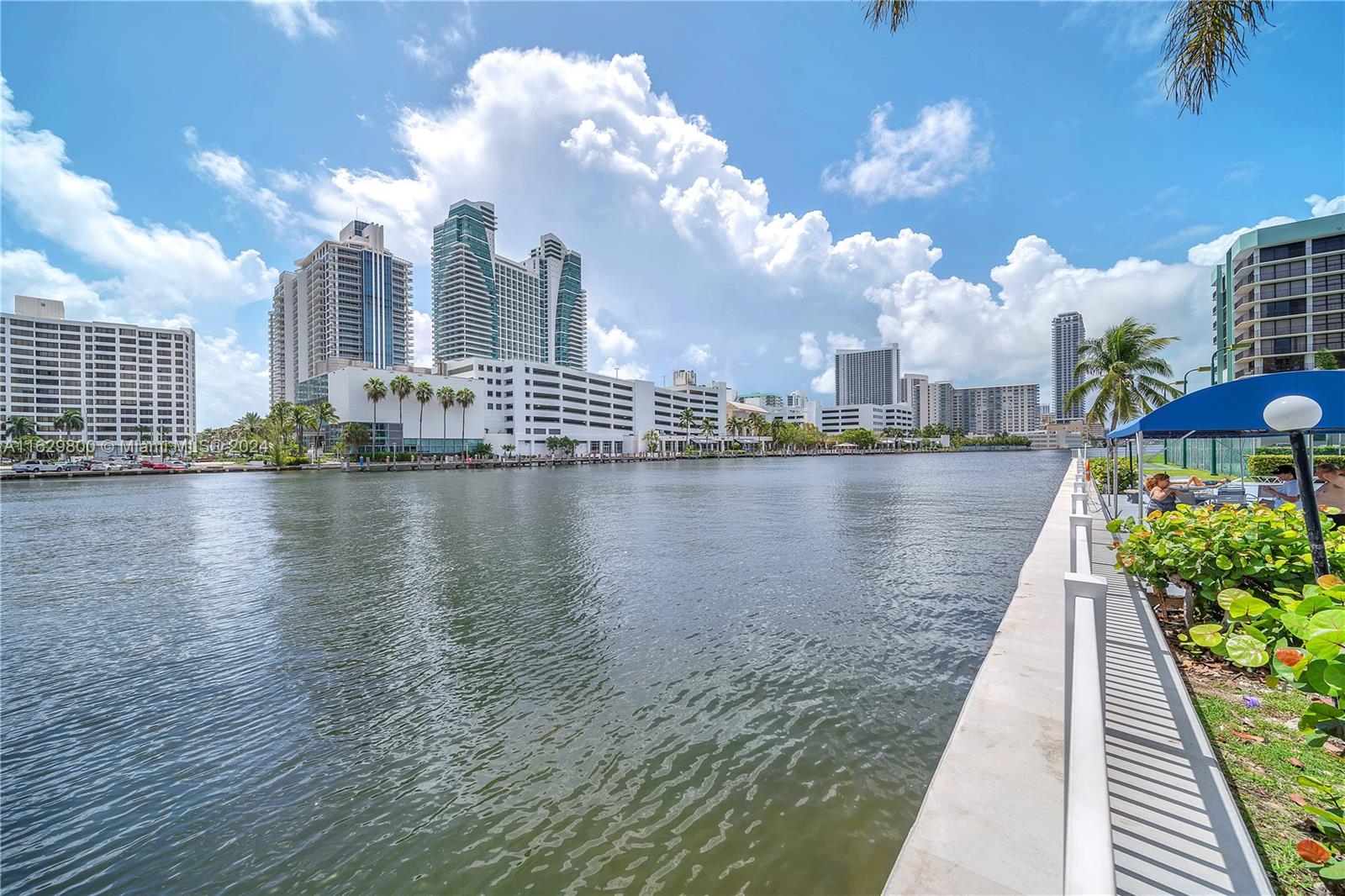 400 Leslie Dr # 228
