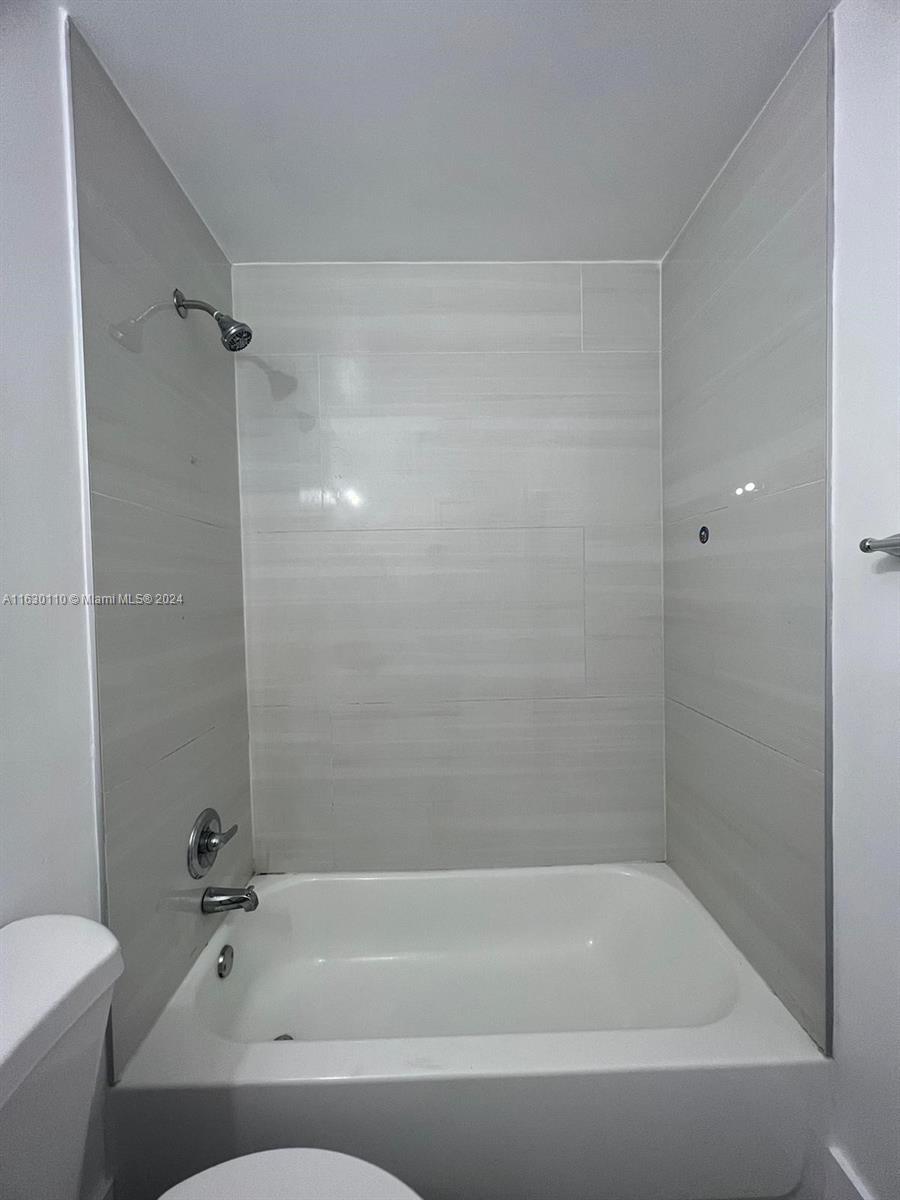 3071 NW 43rd St # 5