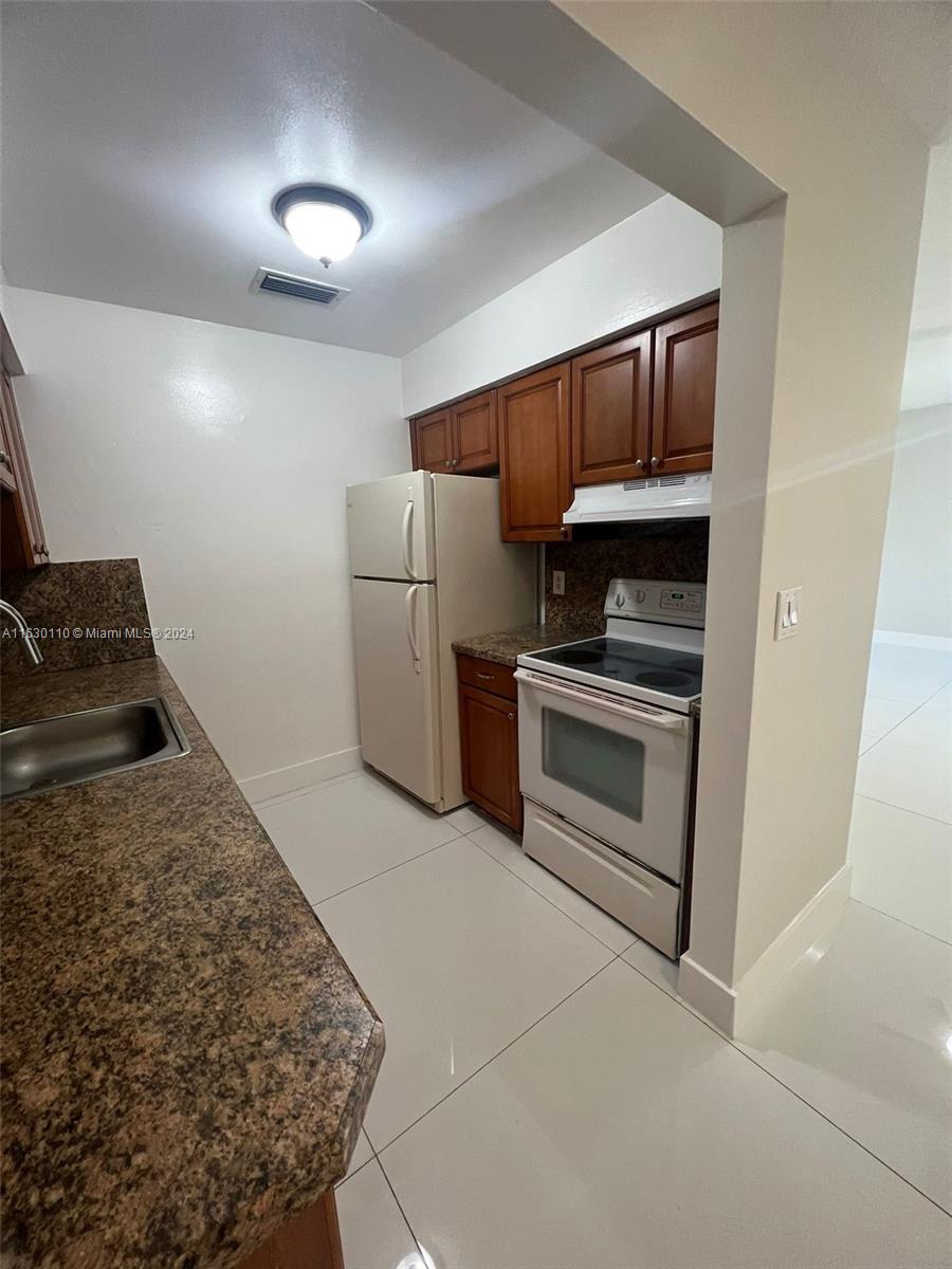 3071 NW 43rd St # 5