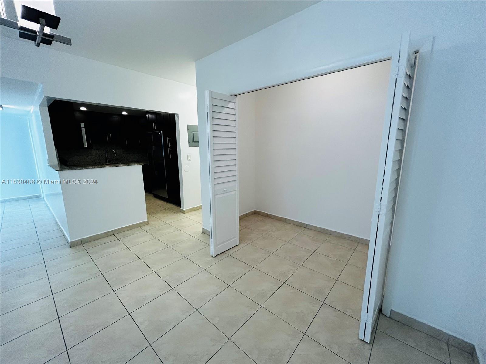 1455 N Treasure Dr # 3J